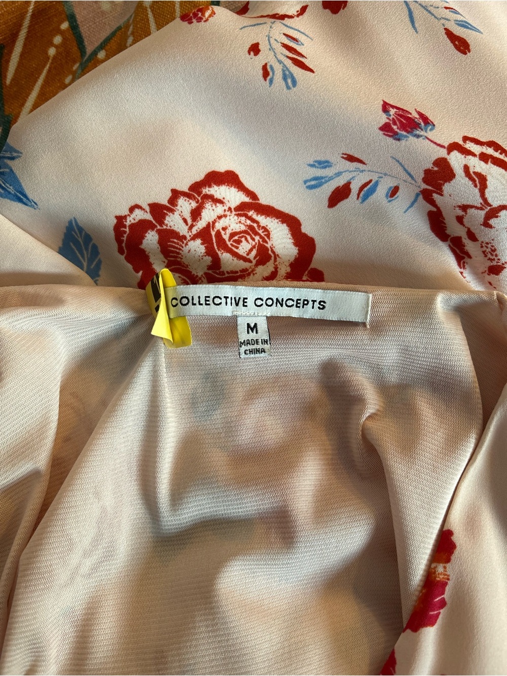 Floral wrap wedding guest dress - Picture 12 of 13